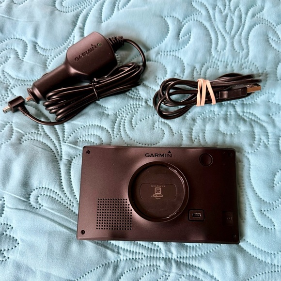Like New ๐ Garmin Drive 52 GPS with Black and Gray Display!! ๐๐ป - Picture 3 of 4
